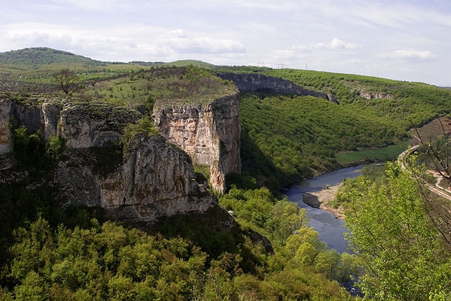 Къща за гости с джакузи Гара Бов