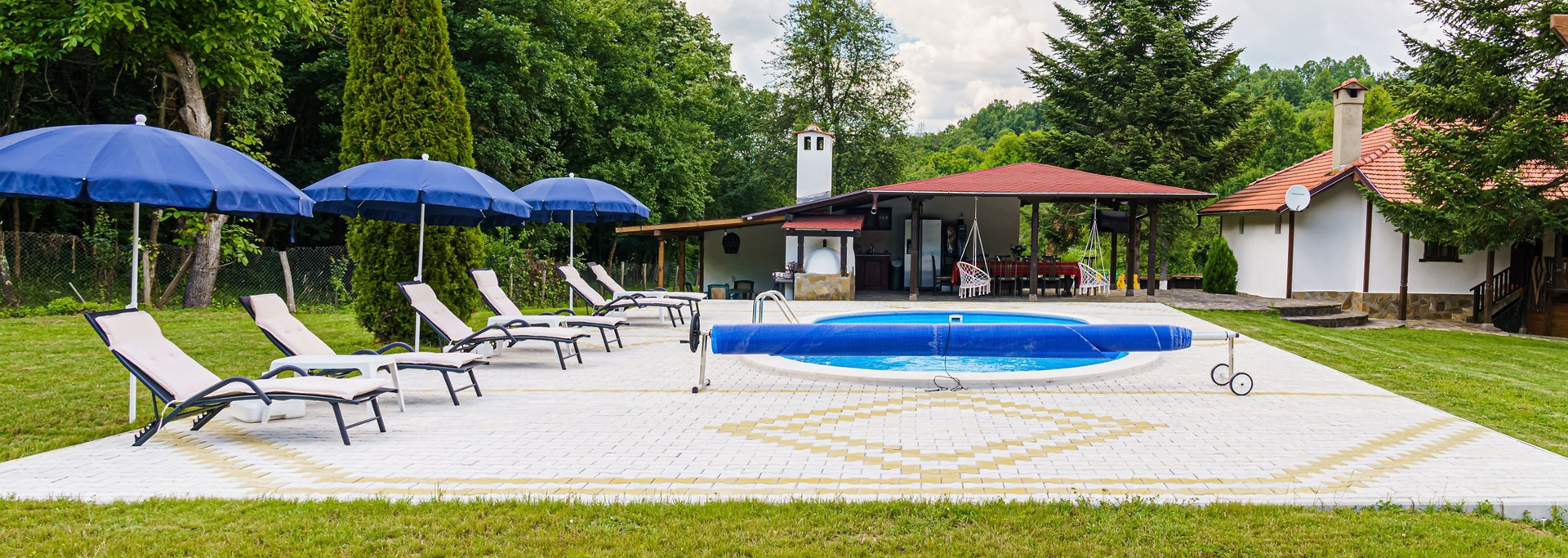 Къща за гости в село Яковци